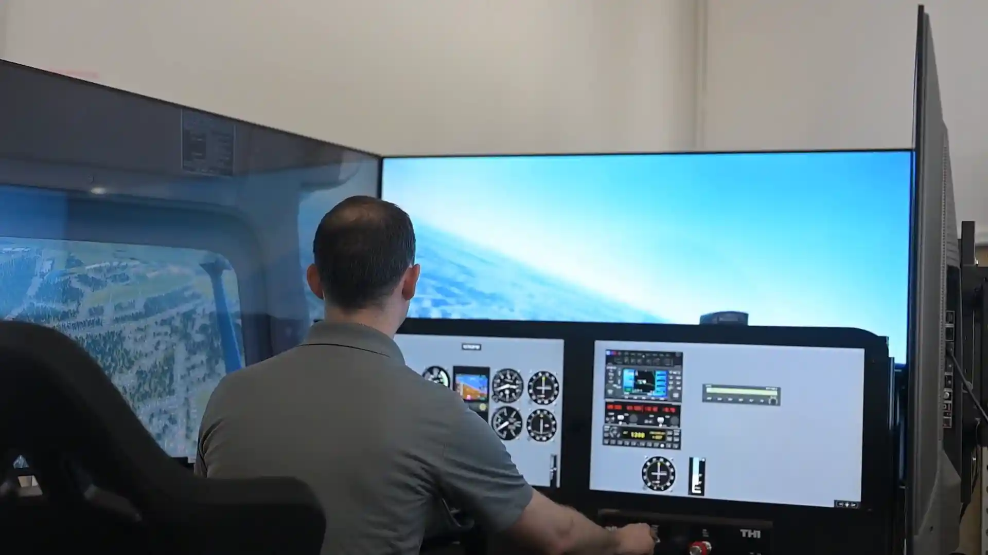 Pilot training in all weather conditions